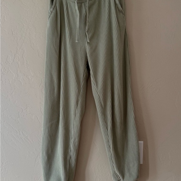 Abercrombie & Fitch Cozy Rib Joggers - Picture 2 of 3